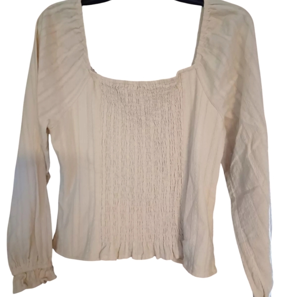 Urban Romantics Women’s Junior Cropped Smocked Cream Blouse SZ Small - Picture 2 of 3